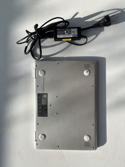 Laptop Asus chromebook C423N, baterie 6 ore , display 14 inch