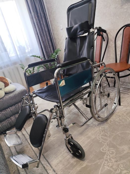 Продам кресло - коляску.