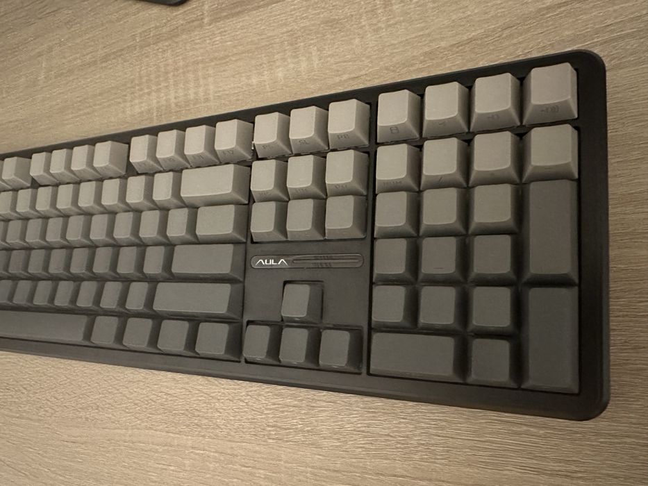Tastatura Mecanica Aula 108