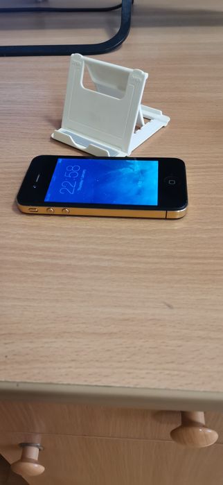 Iphone 4 цвят черен