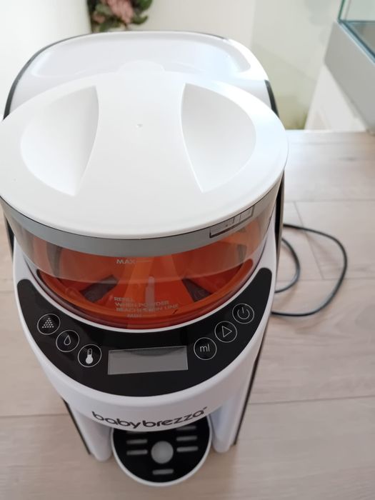 Vând aparat preparare lapte praf pentru bebeluși Baby Brezza Formula Pro Advanced