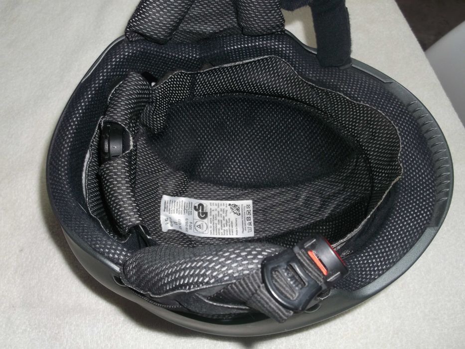 casca shi adulti uvex, ca noua