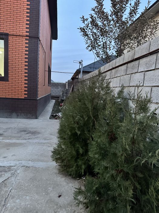 Срочно 2 этаж уй сатылады.