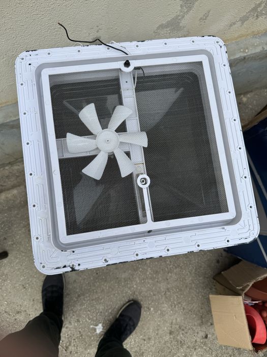 Trapa rulota cu ventilator 12V