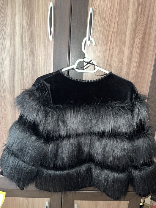 Blăniță neagră cu mâneci