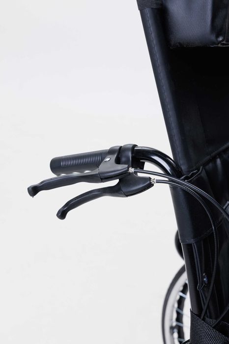 Кресло-коляска для инвалидов (с ведром для гигиенических нужд)