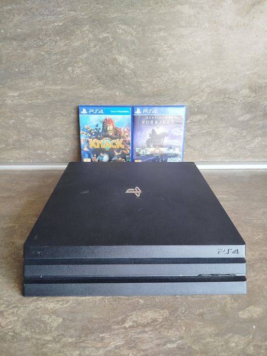 Playstation 4 PRO + 8 игри