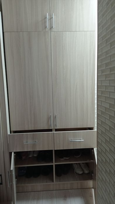 Шкаф для прихожи компактный