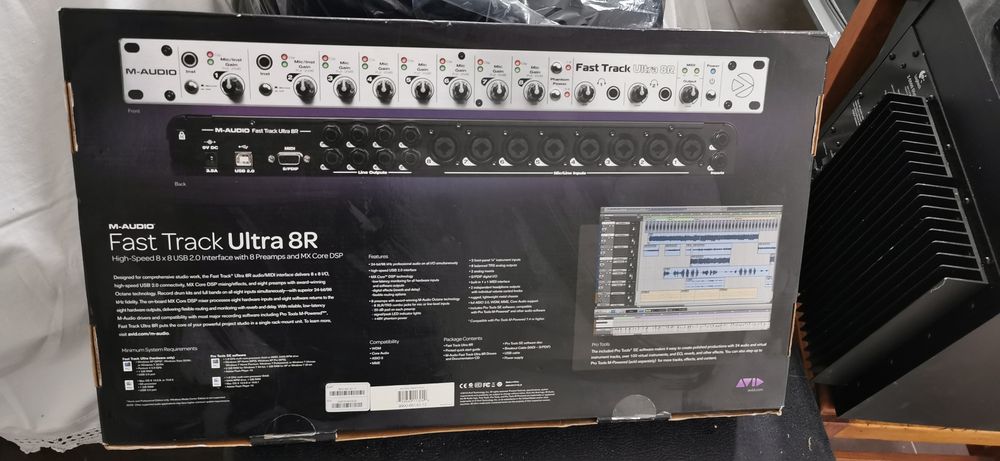 Interfața audio M-Audio Fast Track ultra 8r