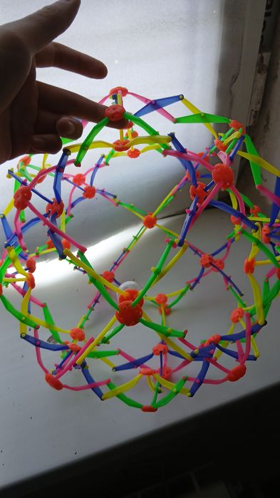 Hoberman sferasi deb atalovchi oyinchoq