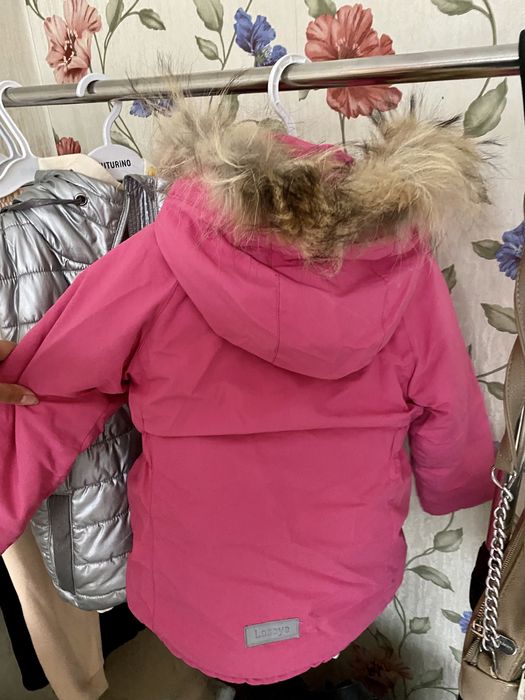 Продам комбинезон зимний на девочку