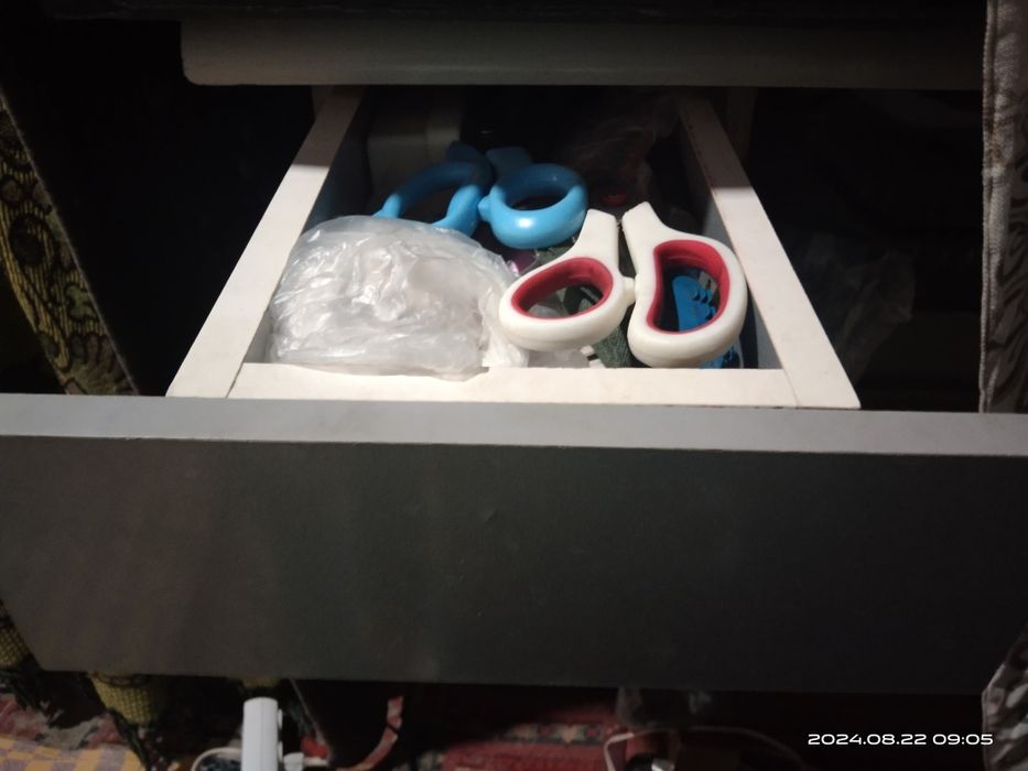 Сотилади.Тикув машина