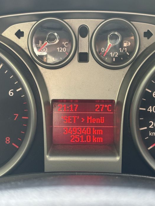 Ford focus 2 facelift pret in LEI