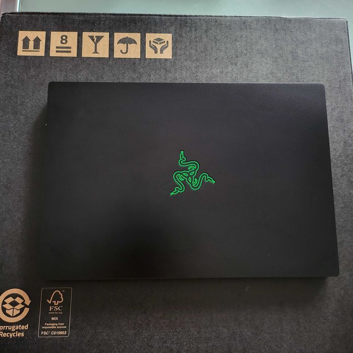 Razer Blade 14 165Hz QHD, Ryzen 9 5900HX, 16GB RAM, 2TB SSD, RTX 3070