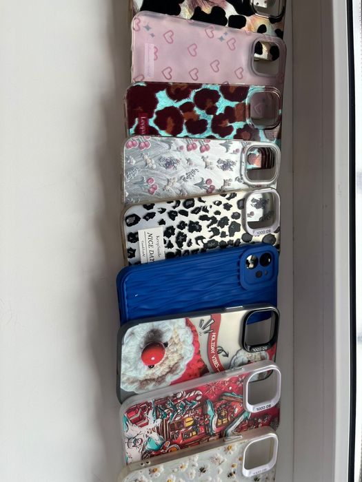 Продам чехлы на 12 айфон