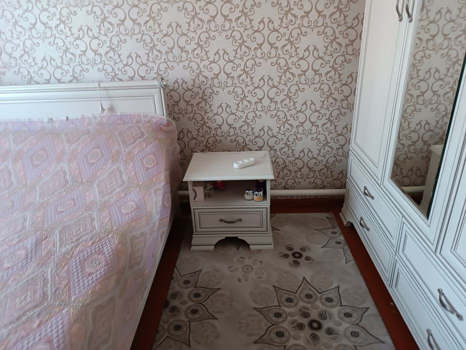 Продам белорусский спальный гарнитур.