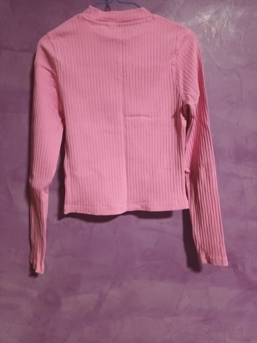 Розова блуза със изрязано сърце