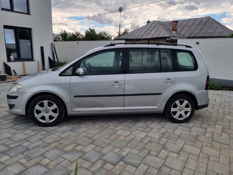 VOLKSWAGEN Touran 2008 — imagine 3