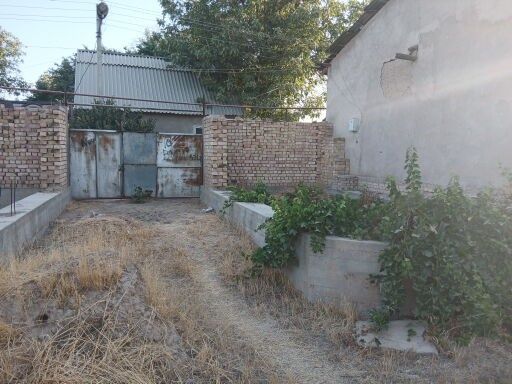 Eshonguzar hovli sotiladi