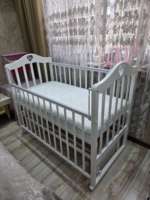 Детский манеж + матрас в отличном состоянии