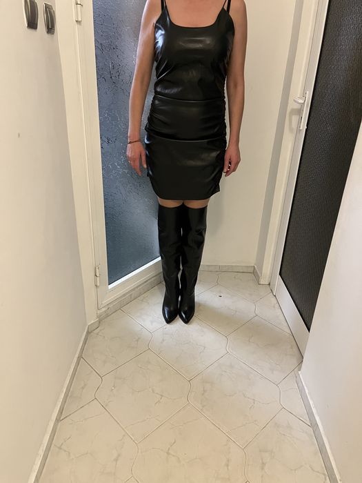 Нова черна рокля,  емитация на кожа, еластична