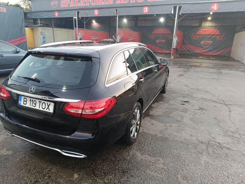 Vând  Mercedes Benz C200d