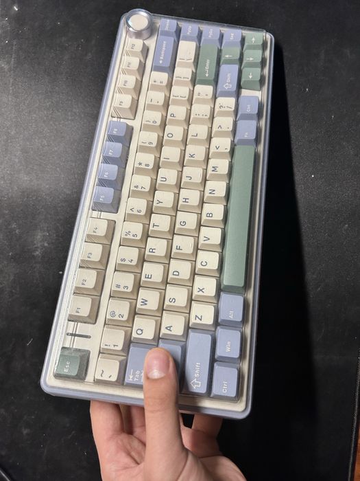 Aula f75, зеленый