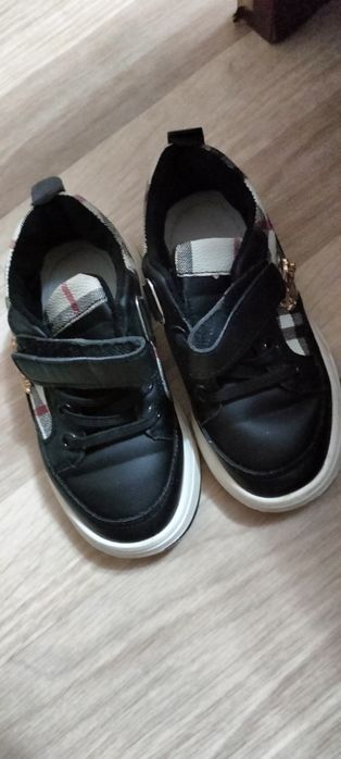 Продам детскую обувь