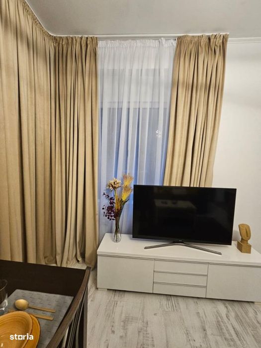 2 Camere Universitate / Romana