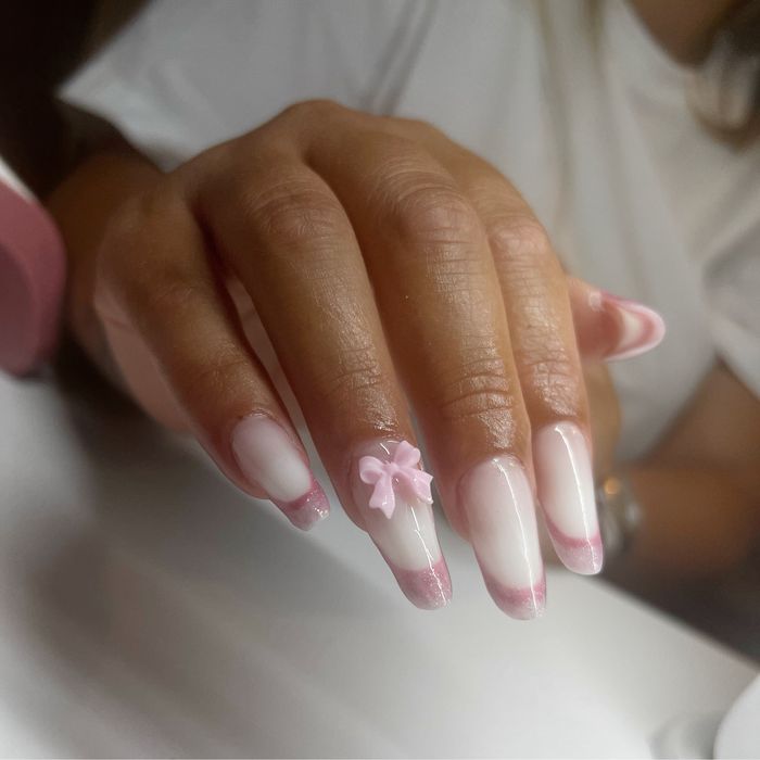 Unghii cu gel -Gara Mare