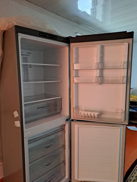 Холодильник LG сатылады