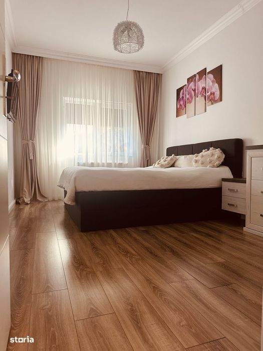 Duplex 3 camere, panouri solare, EV charger, 4 parcări, Dumbravita