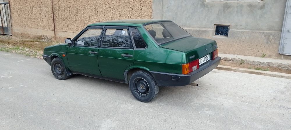 Vaz 21099 yahshi holatda benzin
