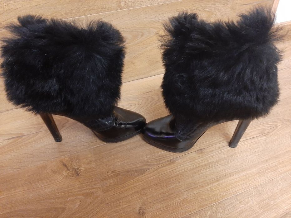 Обувки на ток и боти 37 номер