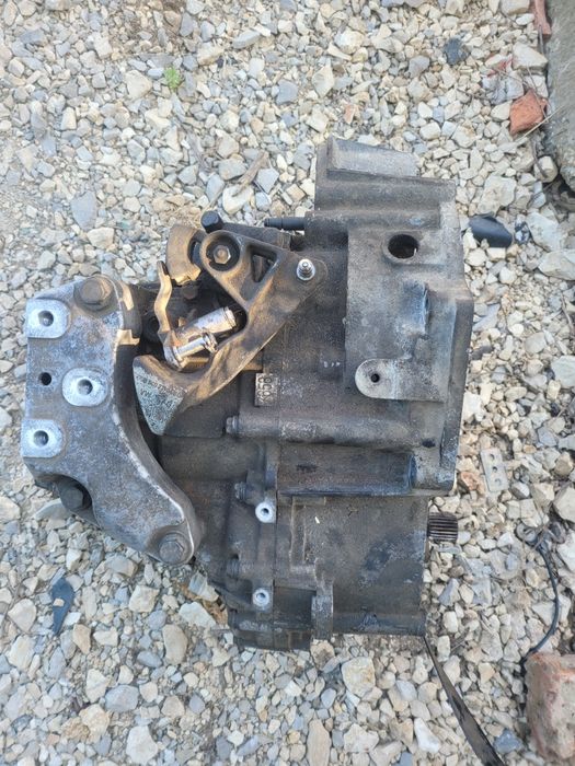 6 степенна скоростна кутия за тоаран 2.0тди 136кс