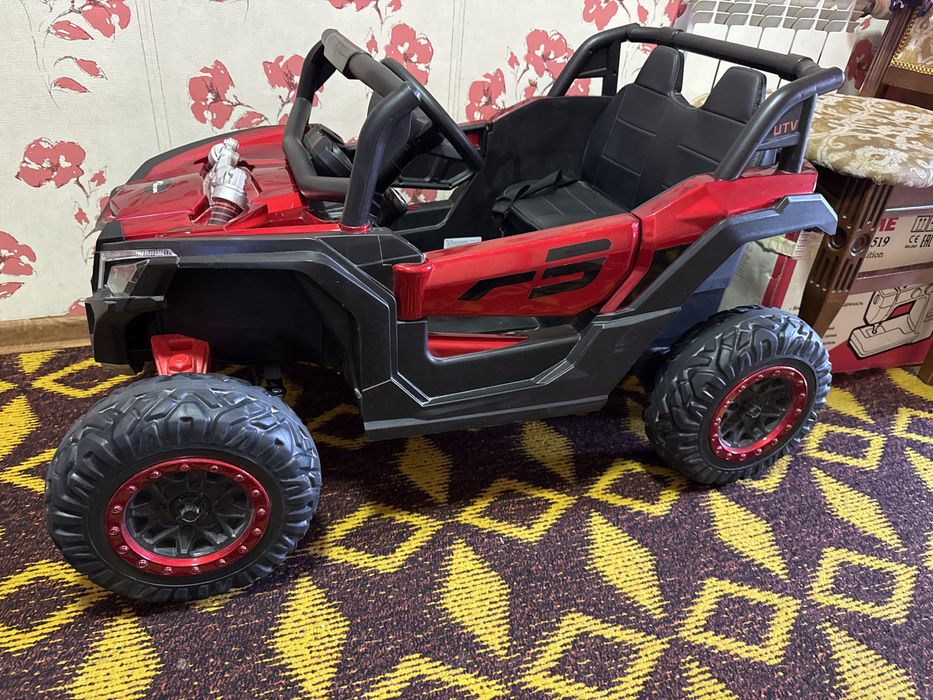 Детская машина (электрическая)