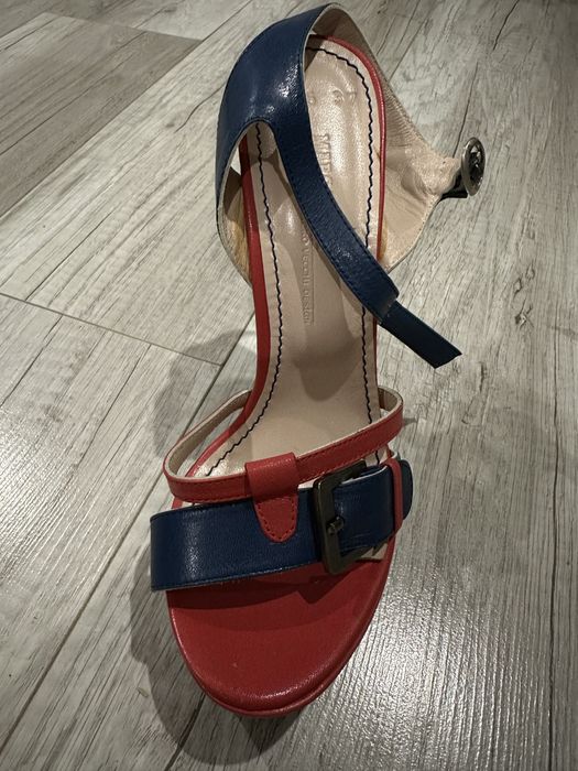 Босоножки женские