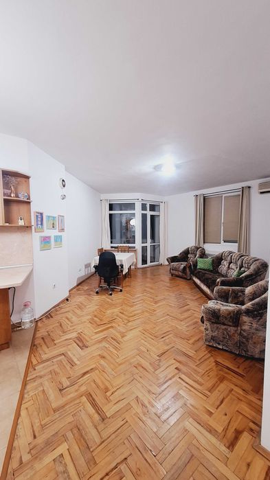 Дава се под наем Тристаен апартамент в Варна, Бриз - 102 кв.м за 598.23 € - Снимка #2