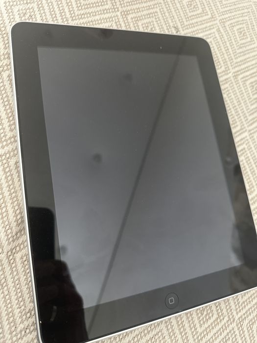 Ipad 1 32gb в отличном состоянии