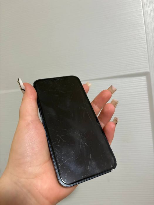 Обменяю iphone 12 128gb