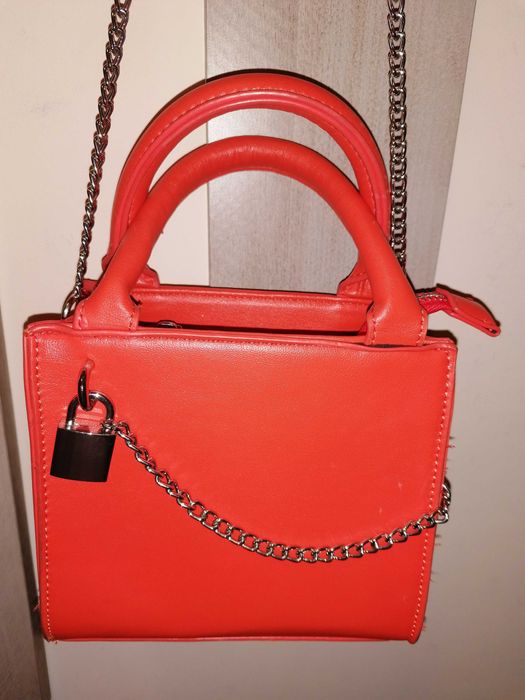 Уникална кокетна малка чантичка