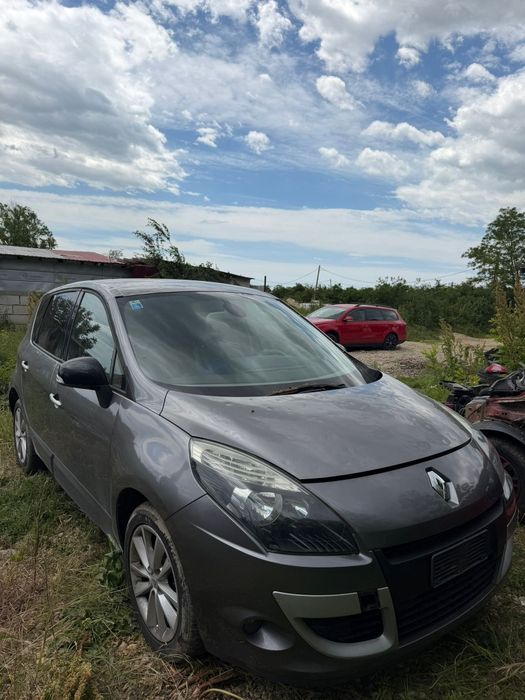 Dezmembrez Renault Scenic 1.5 dci