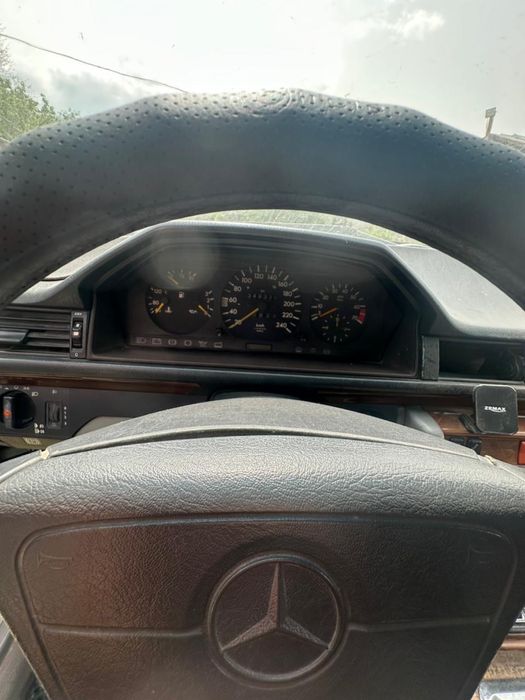 Mercedes benz e230 w124