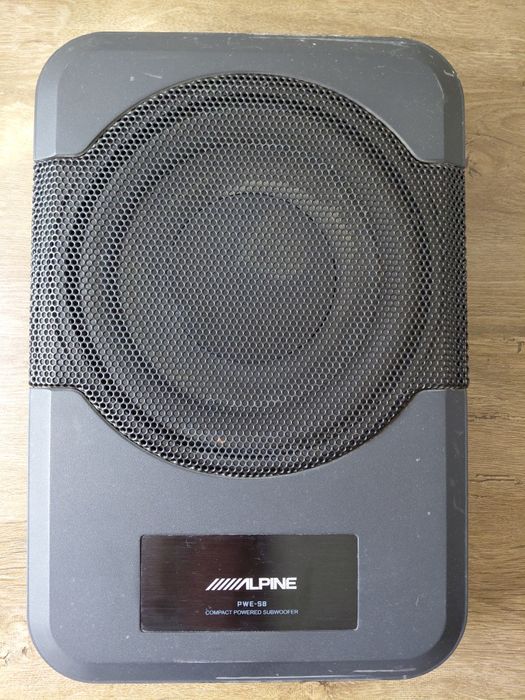 Активный сабвуфео Alpine