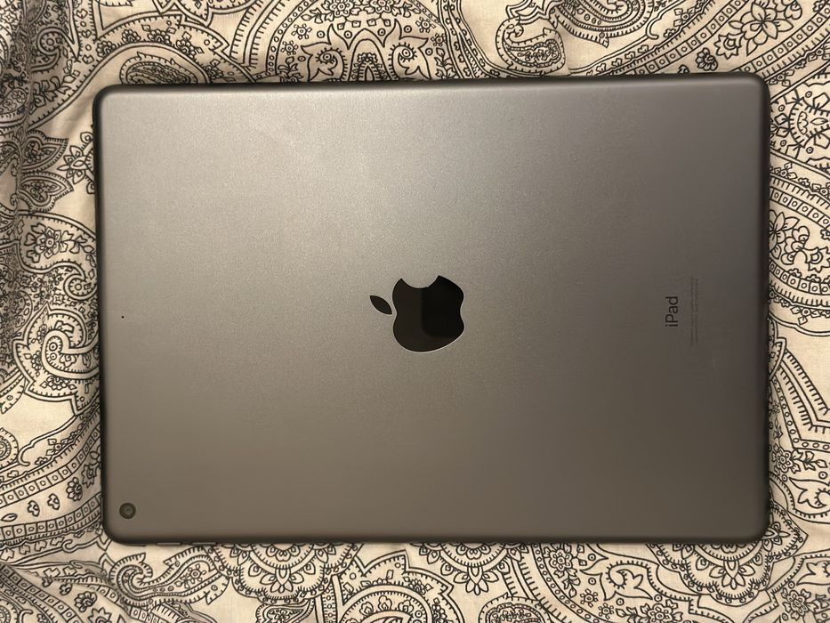 Apple Ipad 8 th gen 2021 ( 8 Generation ) 650 LEI