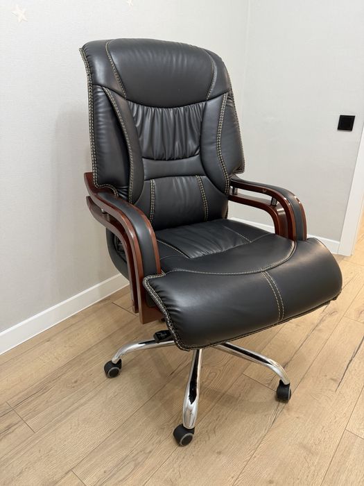 Продам офисное кресло