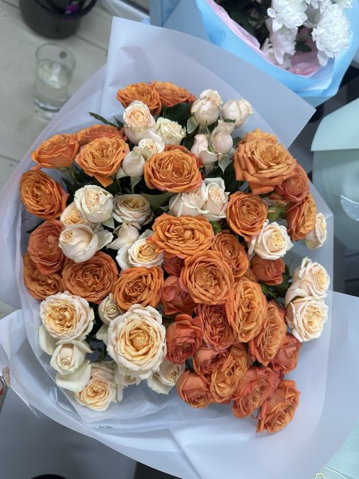 Букеты из хризантем, розы