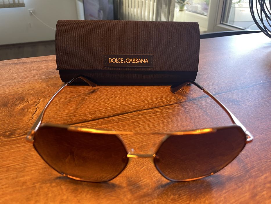 Продавам страхотни слъчеви очила D&G