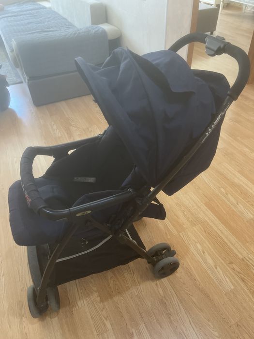Продам коляску Joie
