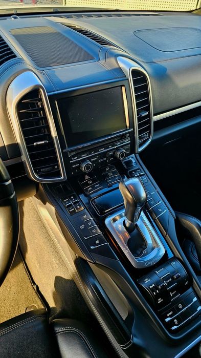 Porsche Cayenne Platinium Edition , 2014